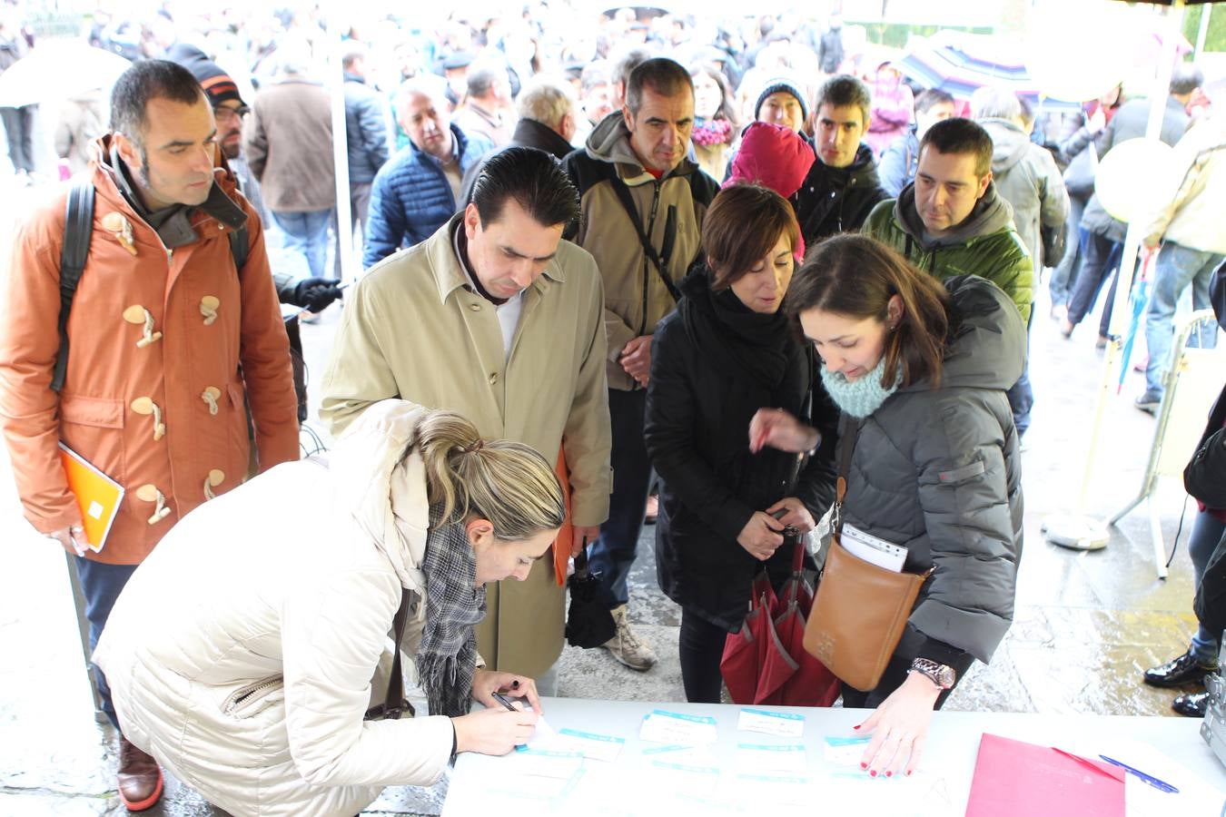 Un centenar de colectivos exigen en Vitoria el cierre definitivo de Garoña