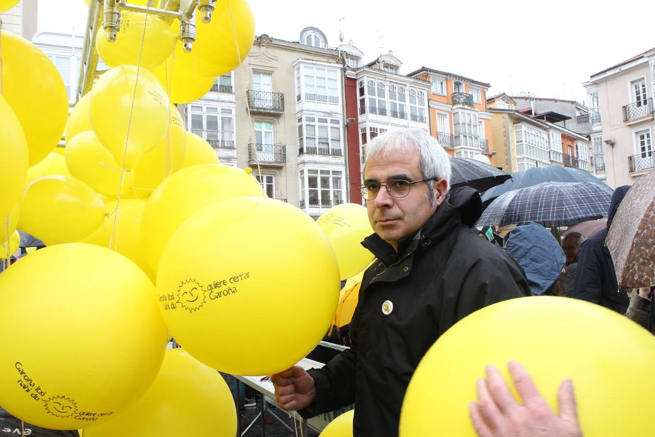 Un centenar de colectivos exigen en Vitoria el cierre definitivo de Garoña