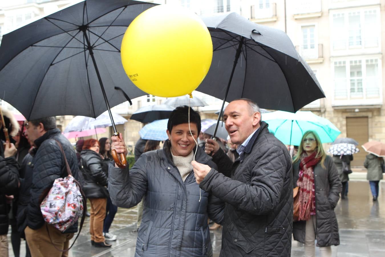 Un centenar de colectivos exigen en Vitoria el cierre definitivo de Garoña