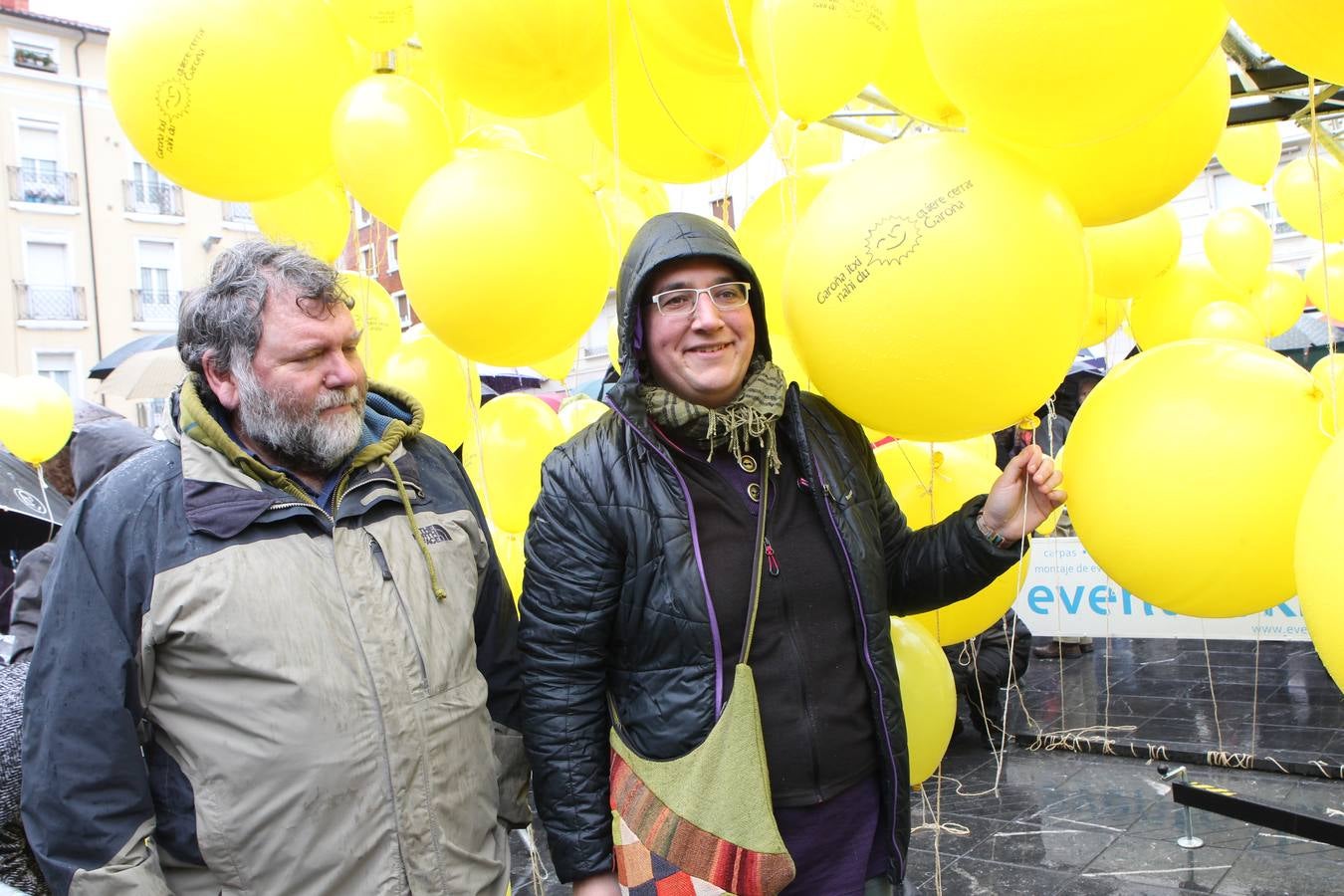 Un centenar de colectivos exigen en Vitoria el cierre definitivo de Garoña