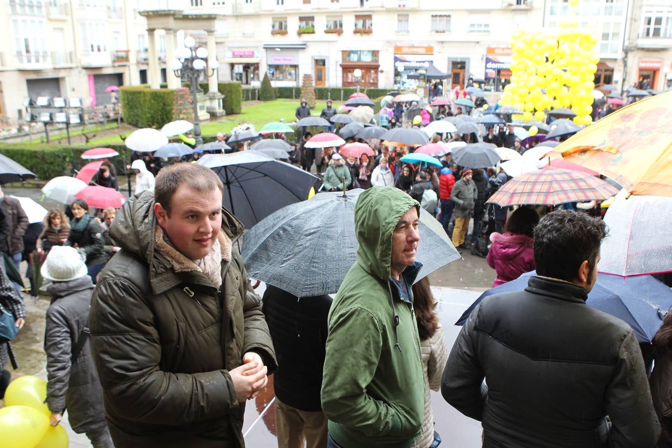 Un centenar de colectivos exigen en Vitoria el cierre definitivo de Garoña