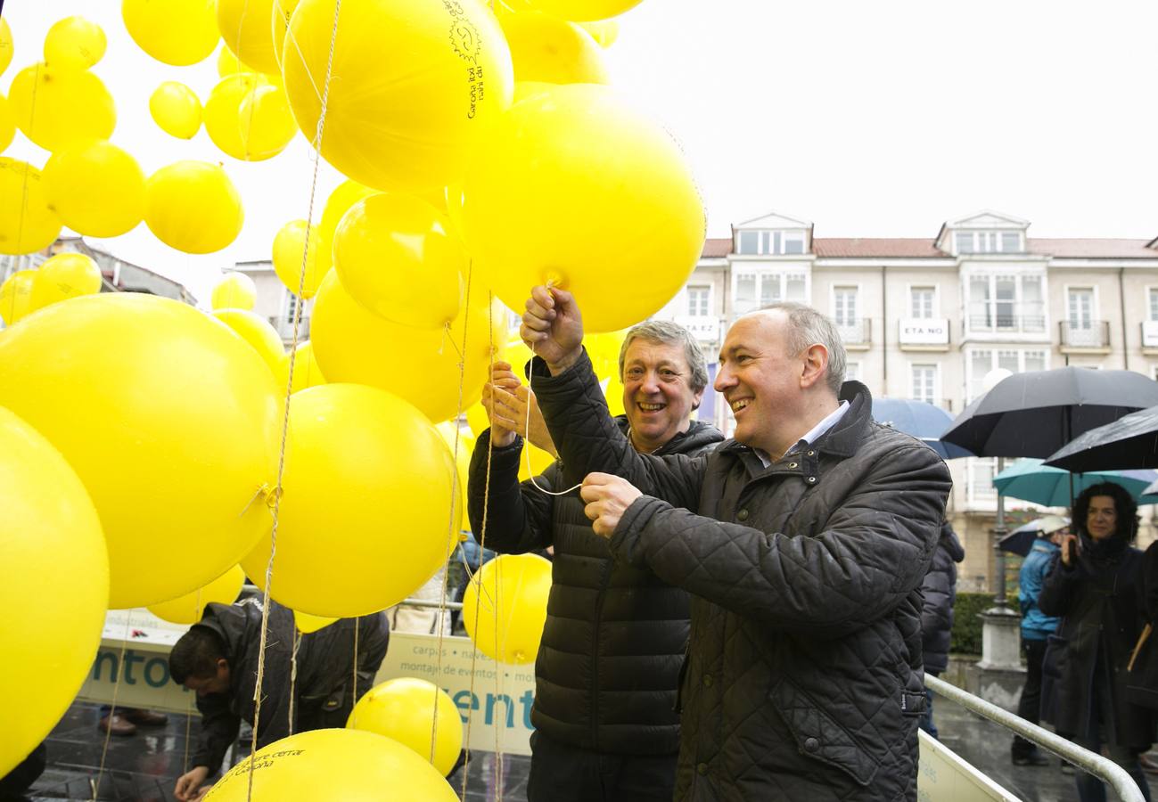 Un centenar de colectivos exigen en Vitoria el cierre definitivo de Garoña