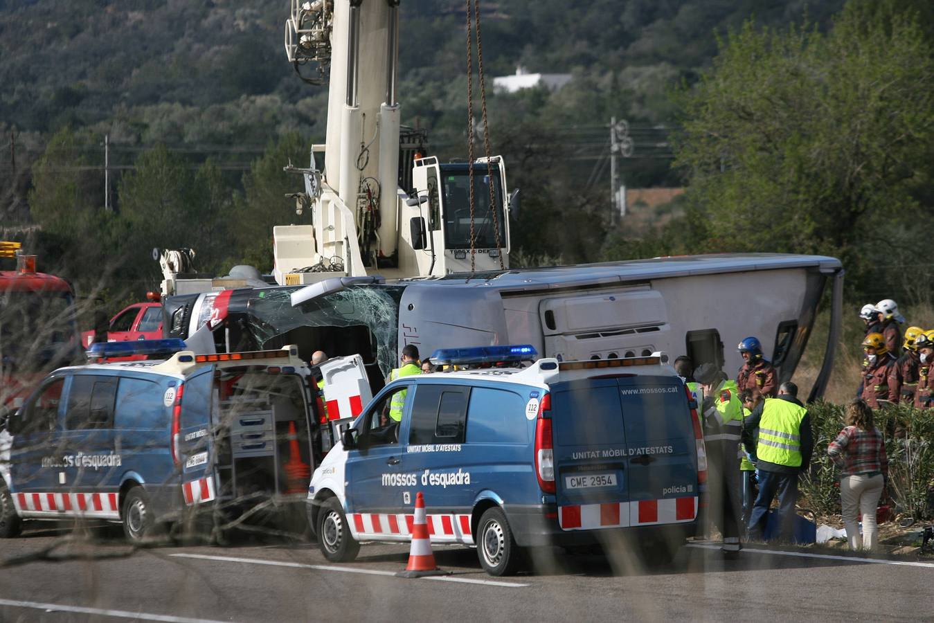 Trece personas mueren en un accidente de autobús en Tarragona