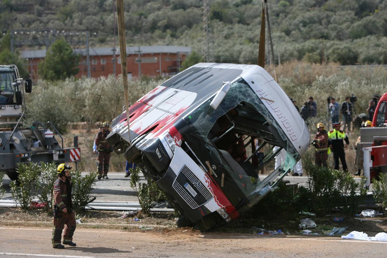 Trece personas mueren en un accidente de autobús en Tarragona