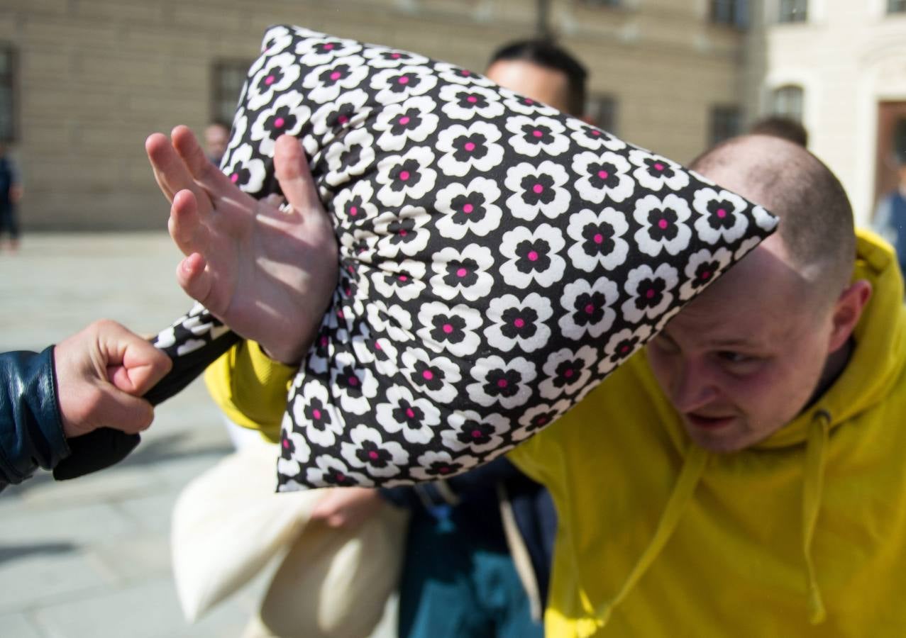 Guerra de almohadas a escala mundial