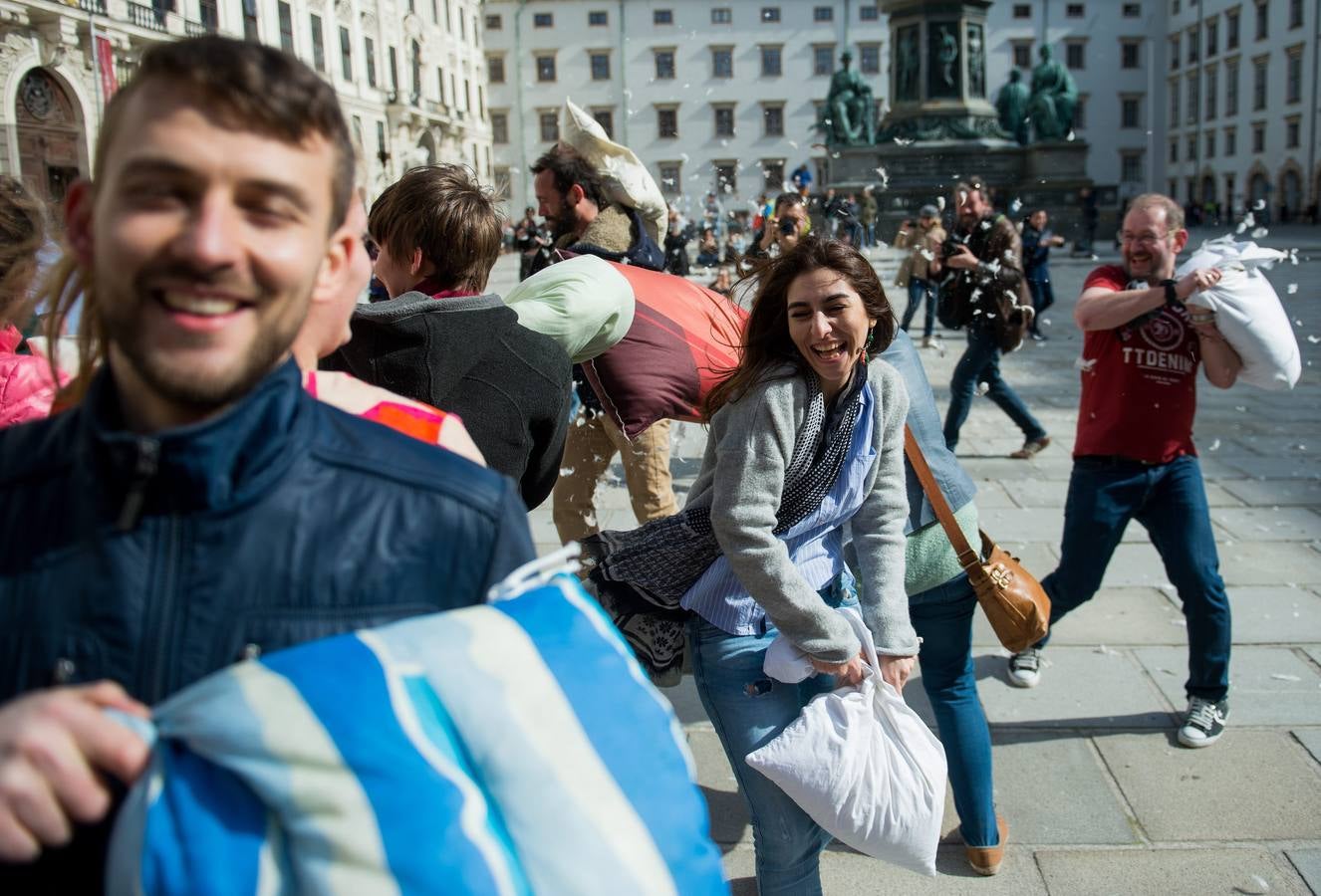 Guerra de almohadas a escala mundial