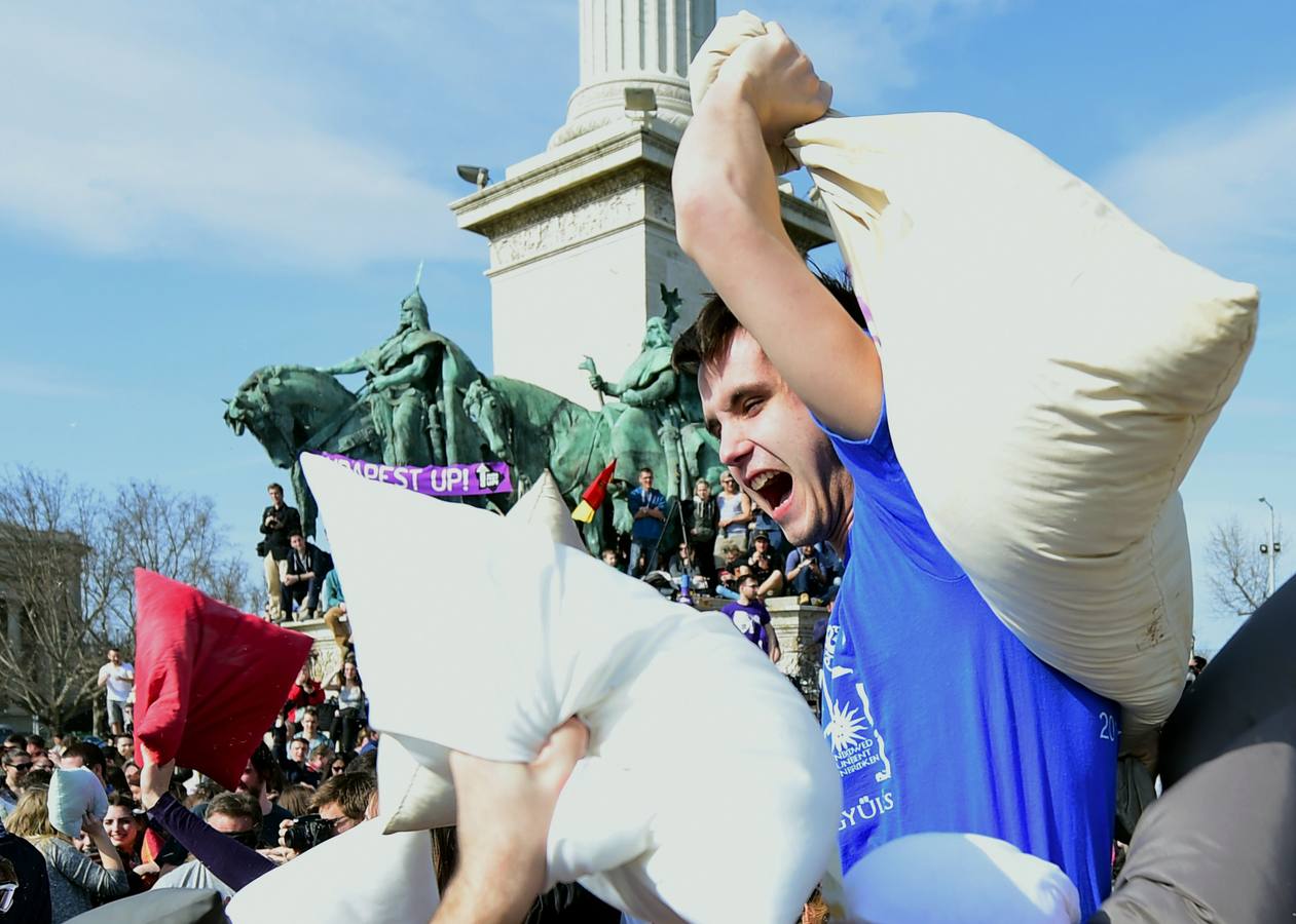 Guerra de almohadas a escala mundial