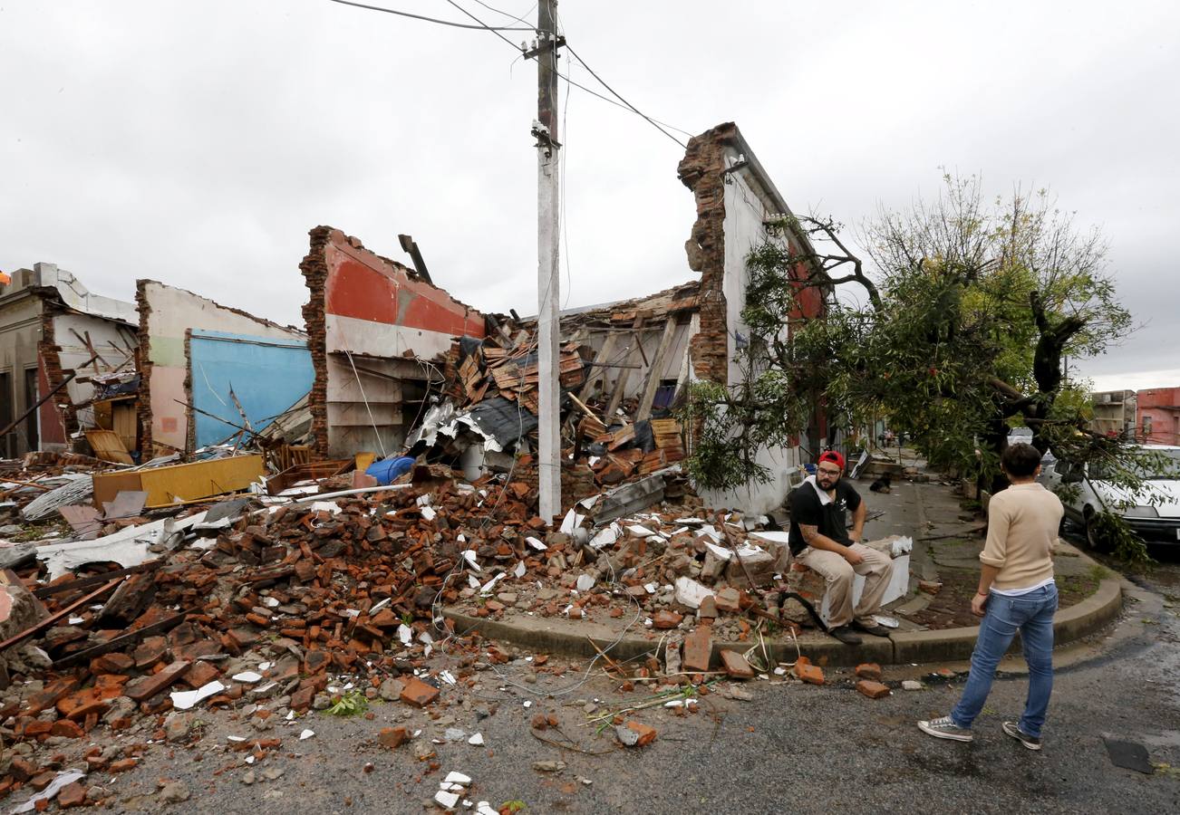 Dolores (Uruguay) tras el tornado: «Es una zona de guerra»