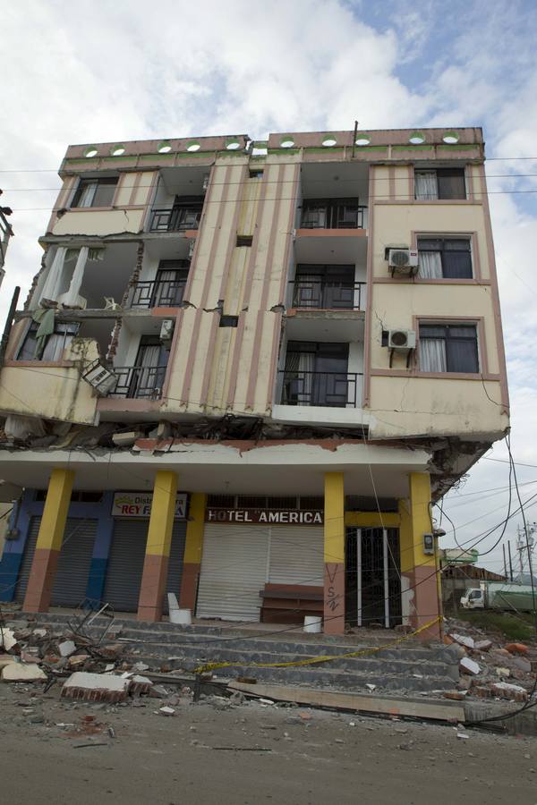 Ecuador, ante el peor terremoto desde 1979