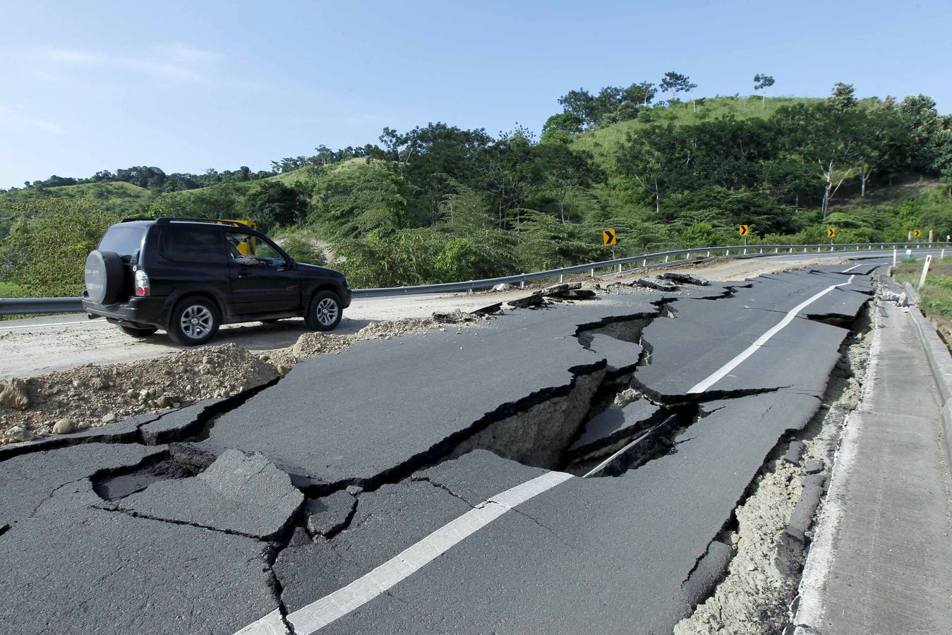 Ecuador, ante el peor terremoto desde 1979