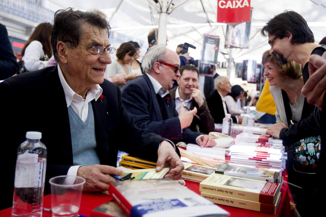 Cataluña celebra la tradicional fiesta de Sant Jordi