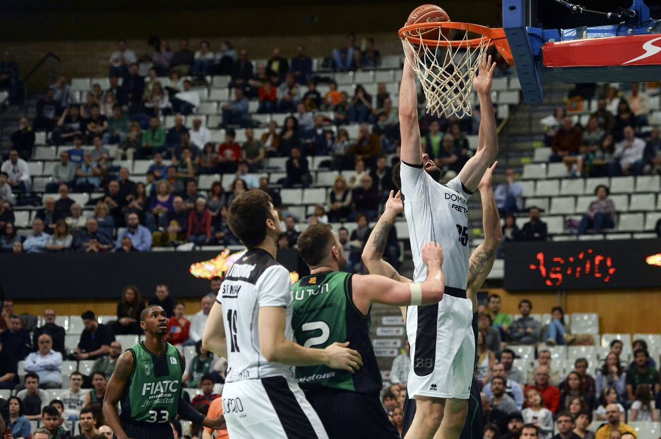 Las mejores imágenes del Joventut - Bilbao Basket