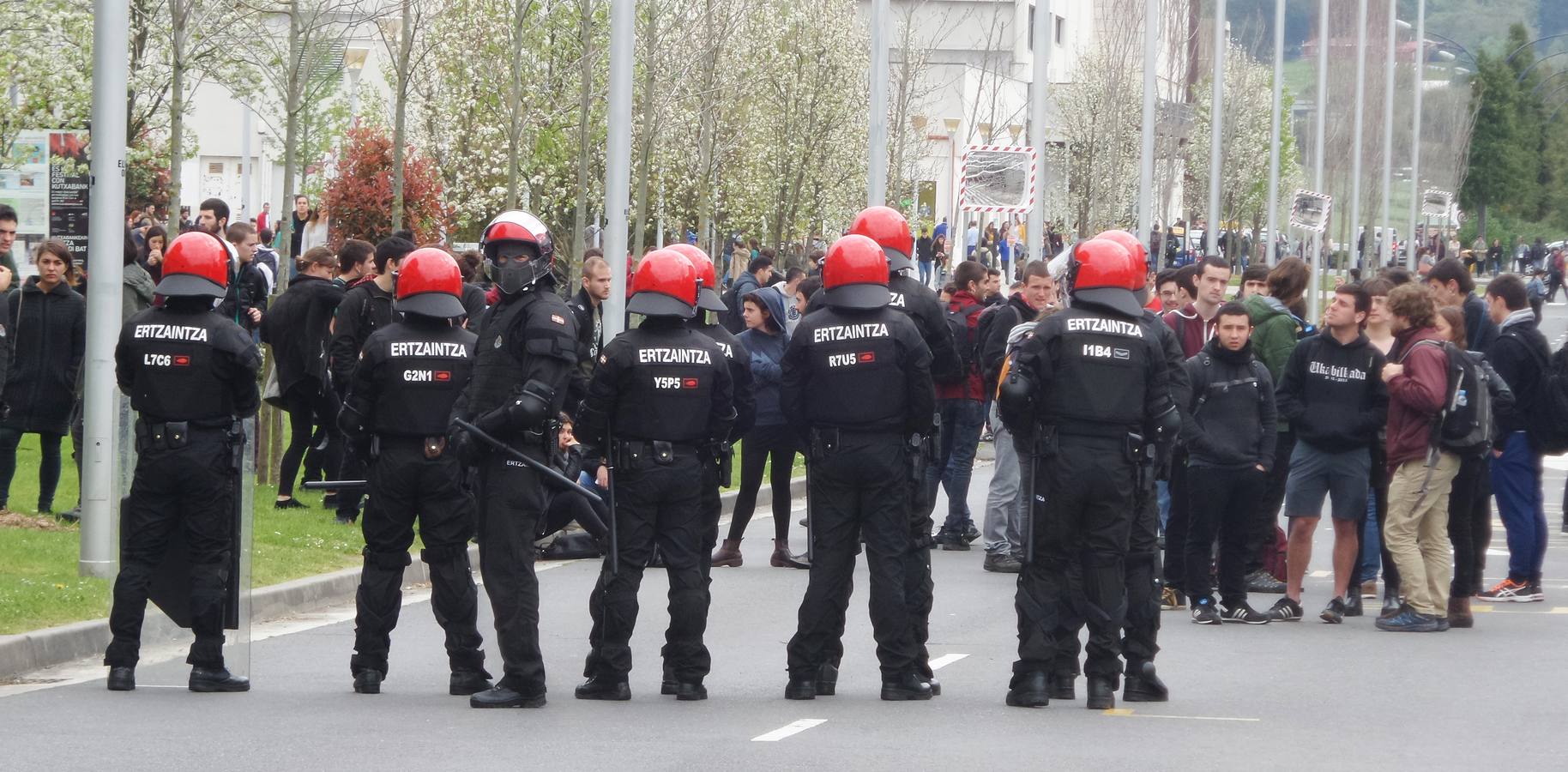 Incidentes en el campus de la UPV en Leioa tras una manifestación