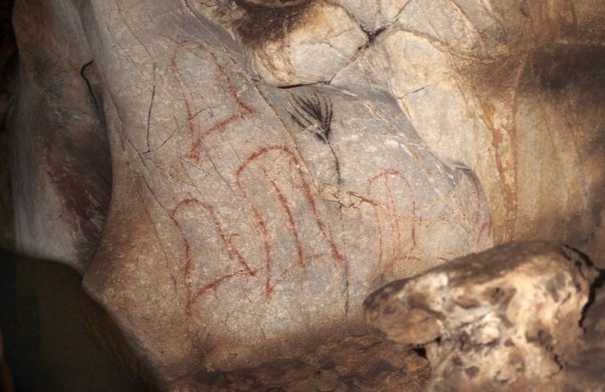 Arte rupestre en la Cueva del Castillo (Puente Viesgo)