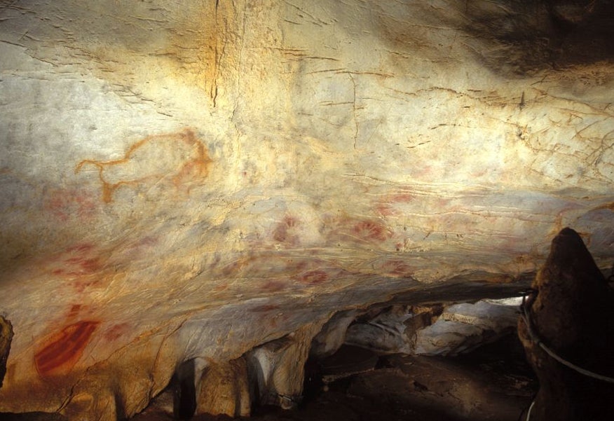 Arte rupestre en la Cueva del Castillo (Puente Viesgo)