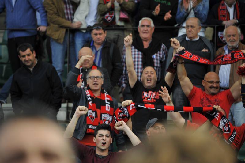 La afición se vuelca con el derbi