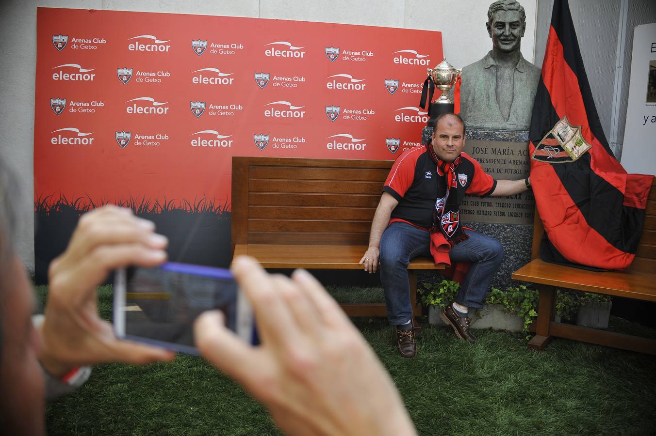 La afición se vuelca con el derbi