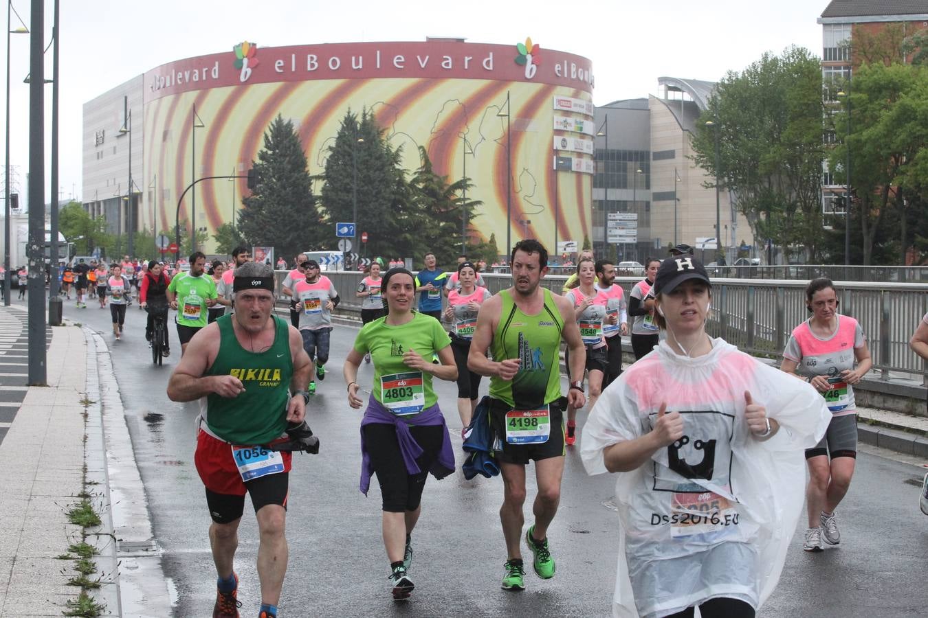 Maratón Martín Fiz a su paso por El Boulevard y la Avenida