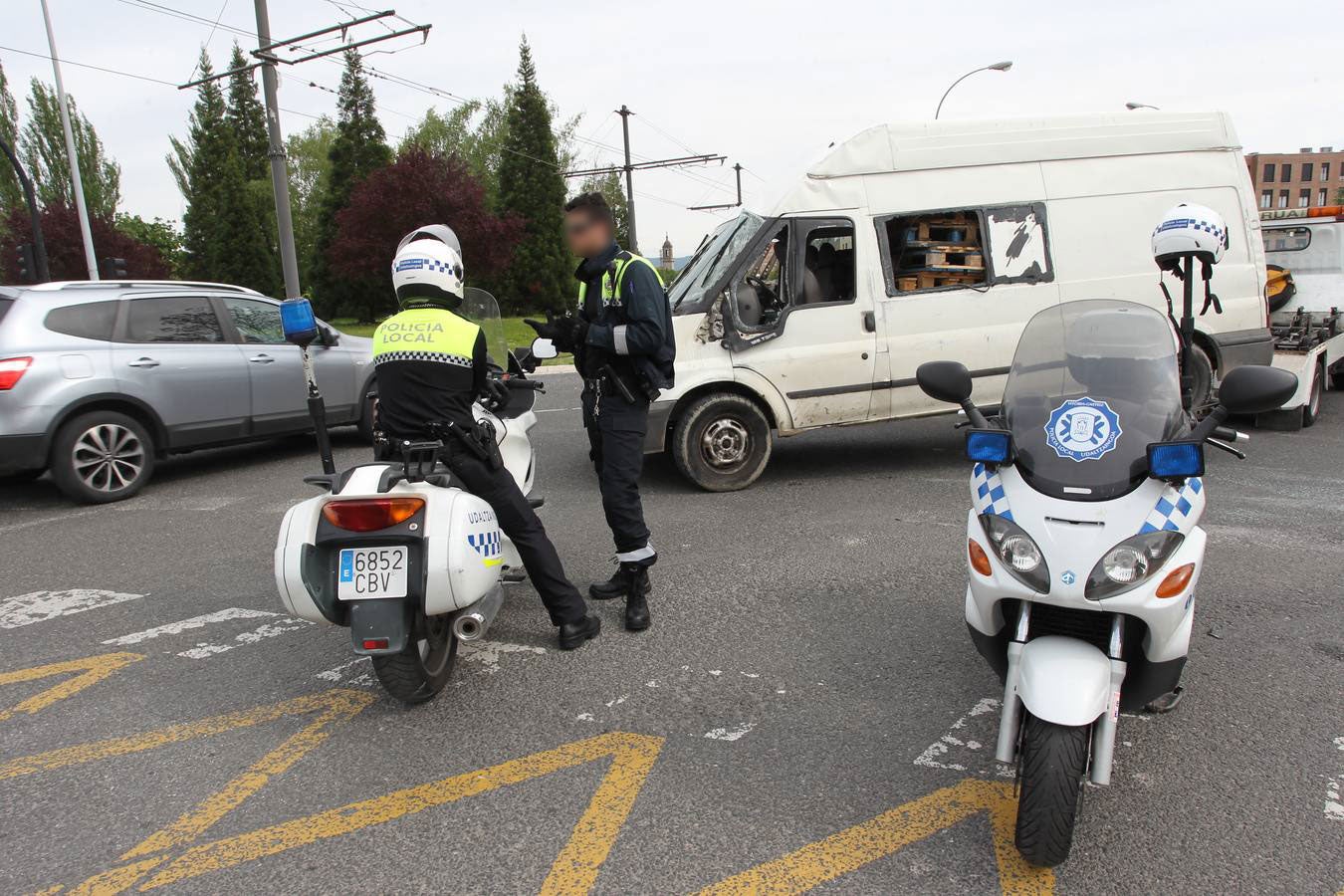 Accidente entre el tranvía de VItoria y una furgoneta cerca de Abetxuko