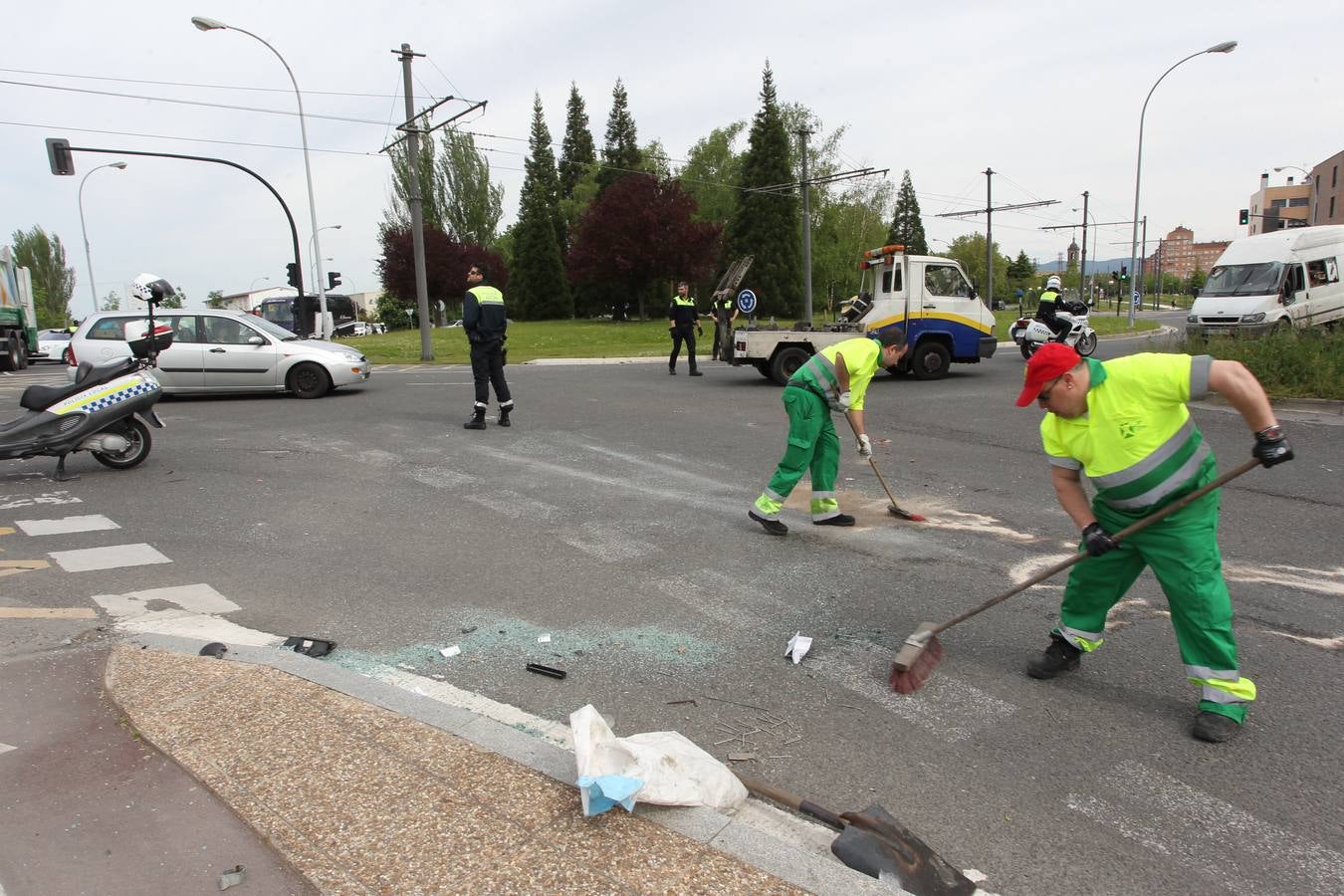 Accidente entre el tranvía de VItoria y una furgoneta cerca de Abetxuko