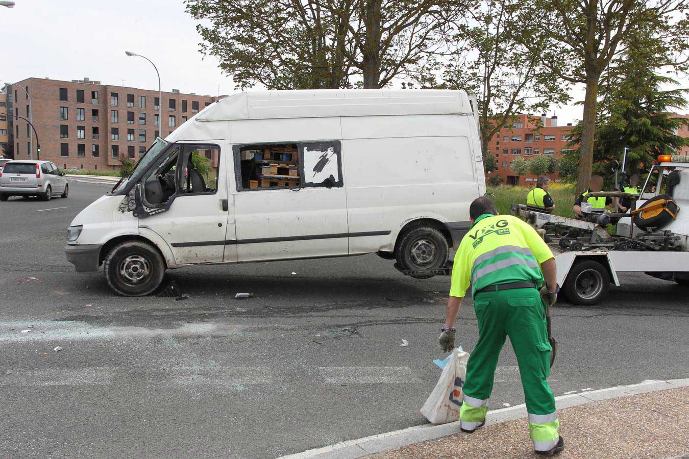 Accidente entre el tranvía de VItoria y una furgoneta cerca de Abetxuko