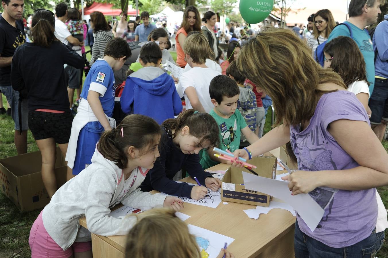 Durango se llena de euskaltzales para disfrutar del Ibilaldia