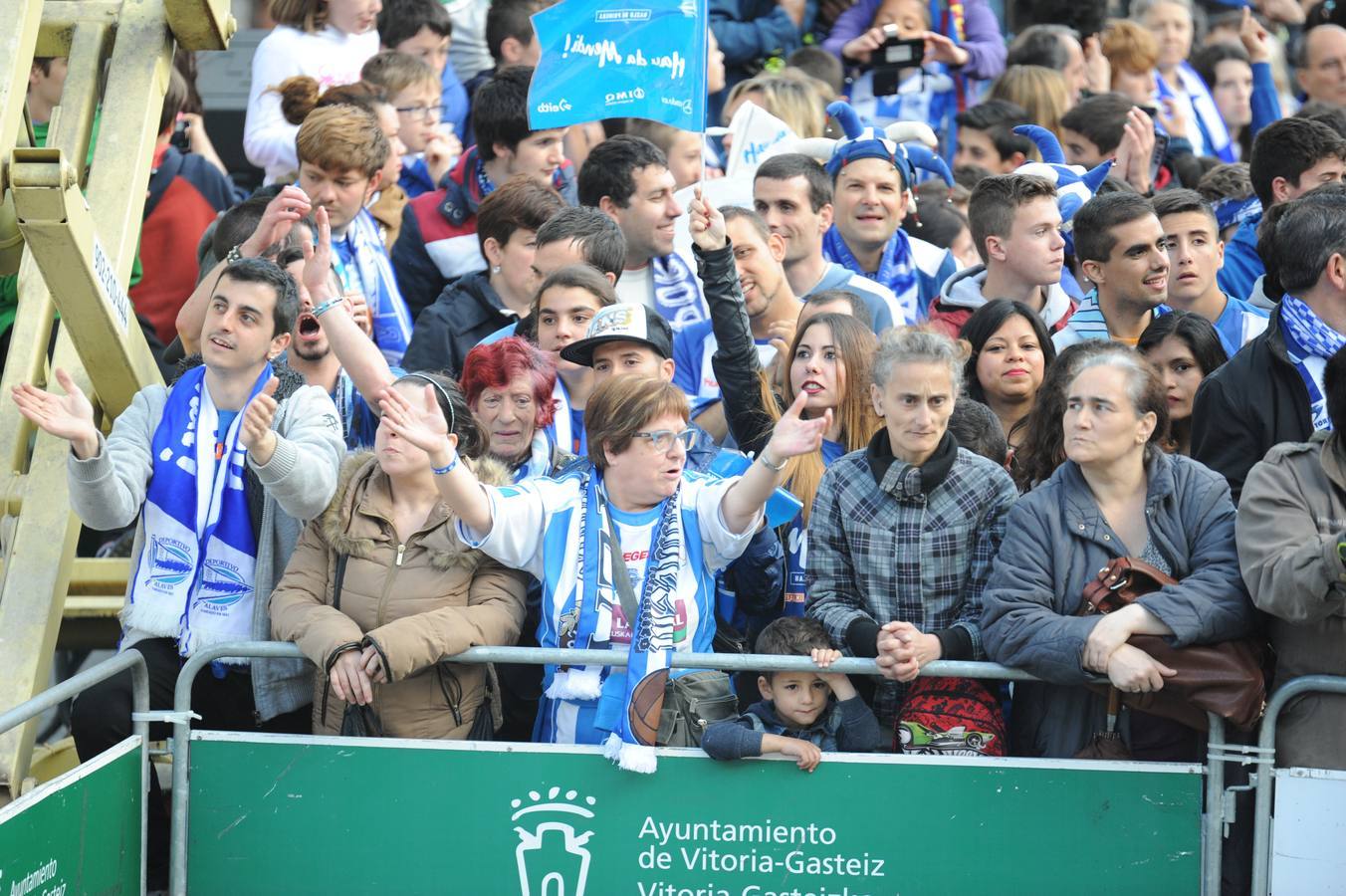 Vitoria celebra el ascenso del Alavés