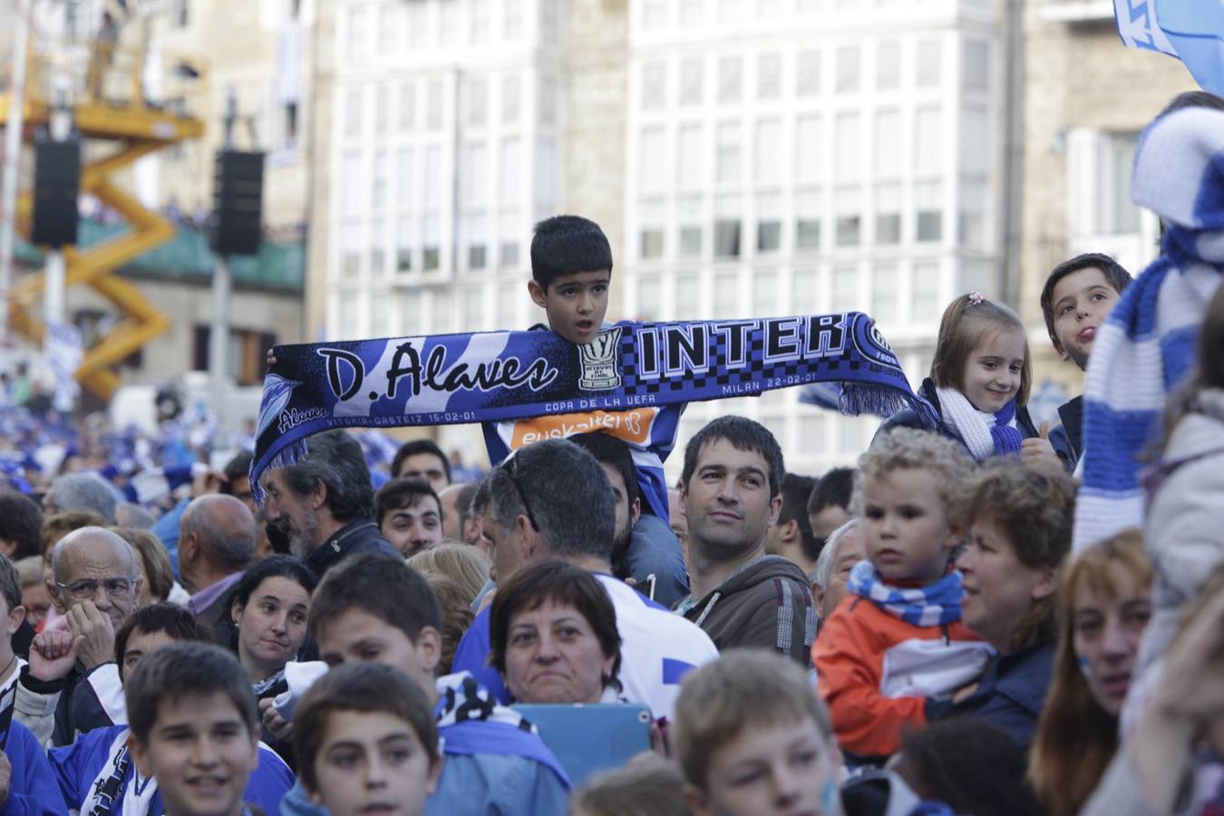 Vitoria celebra el ascenso del Alavés