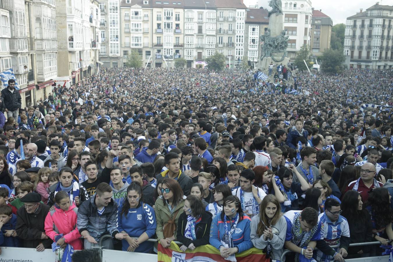 Vitoria celebra el ascenso del Alavés