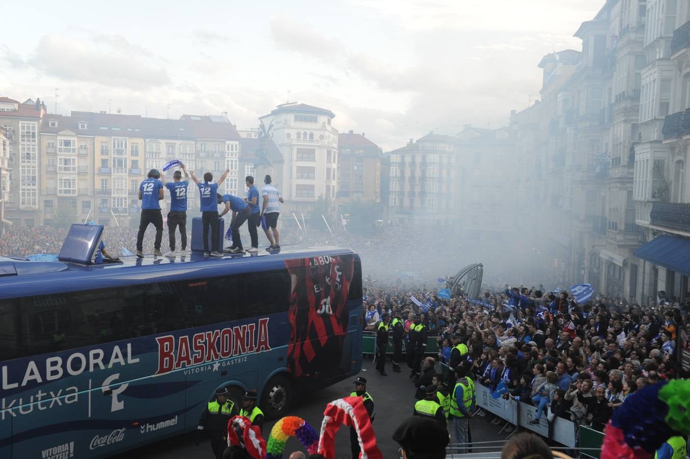 Vitoria celebra el ascenso del Alavés
