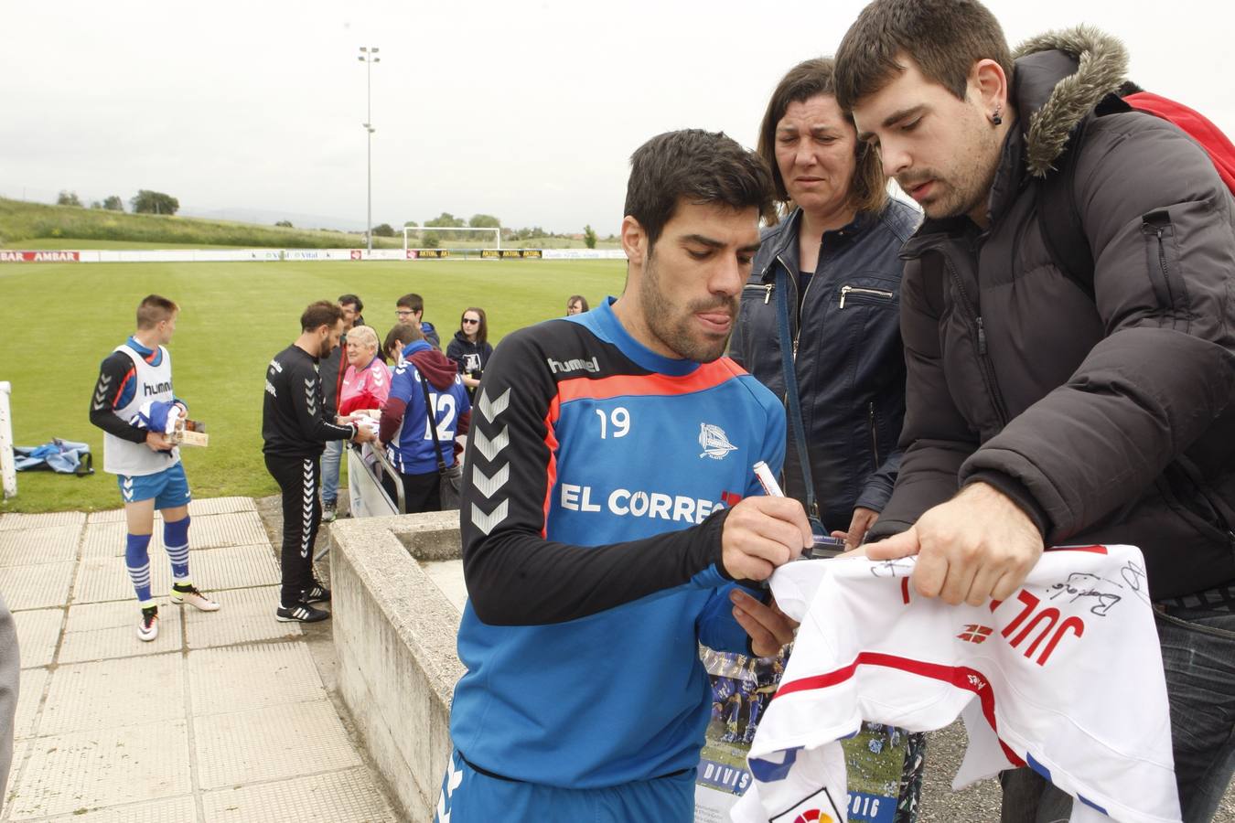 Entrenamiento del Alavés en Ibaia tras el ascenso