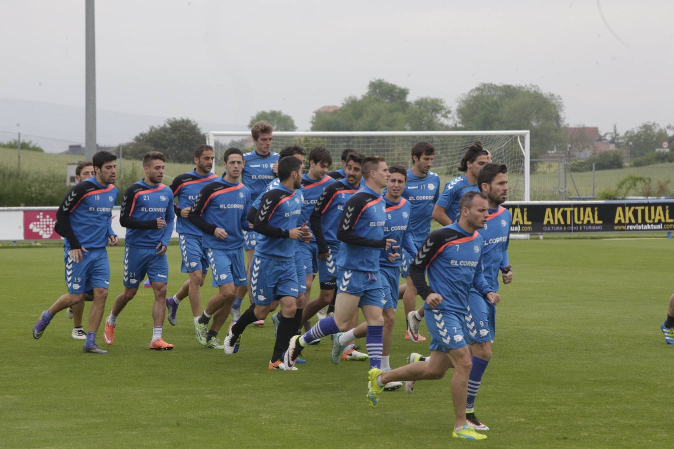 Entrenamiento del Alavés en Ibaia tras el ascenso