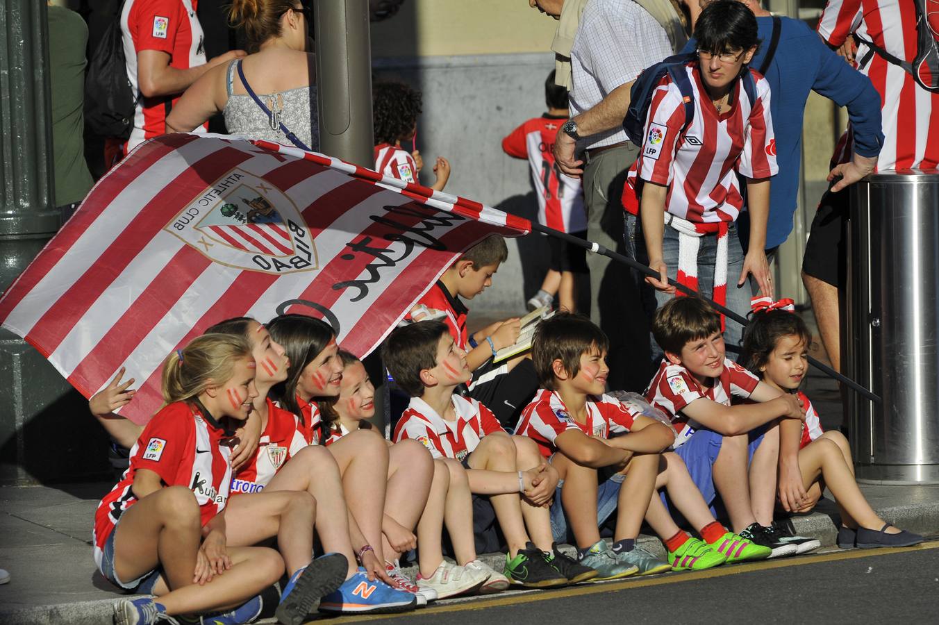 Recibimiento al Athletic femenino en la Diputación
