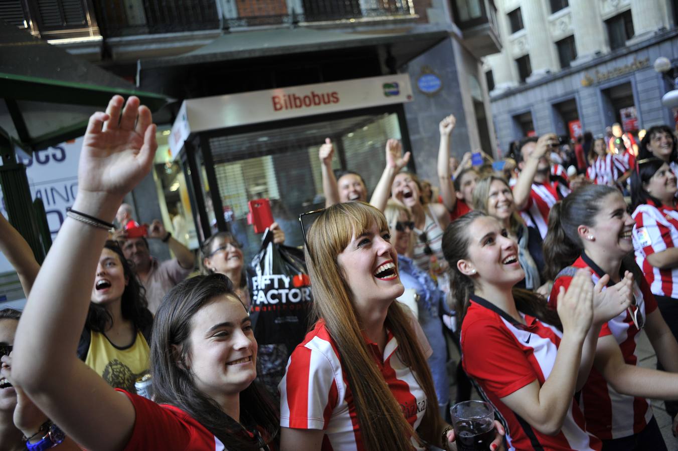 Recibimiento al Athletic femenino en la Diputación
