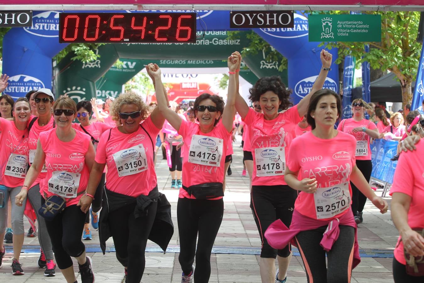 Llegada a meta de la Carrera de la Mujer