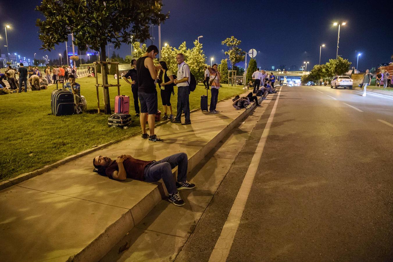 Un atentado en el aeropuerto de Estambul causa decenas de muertos