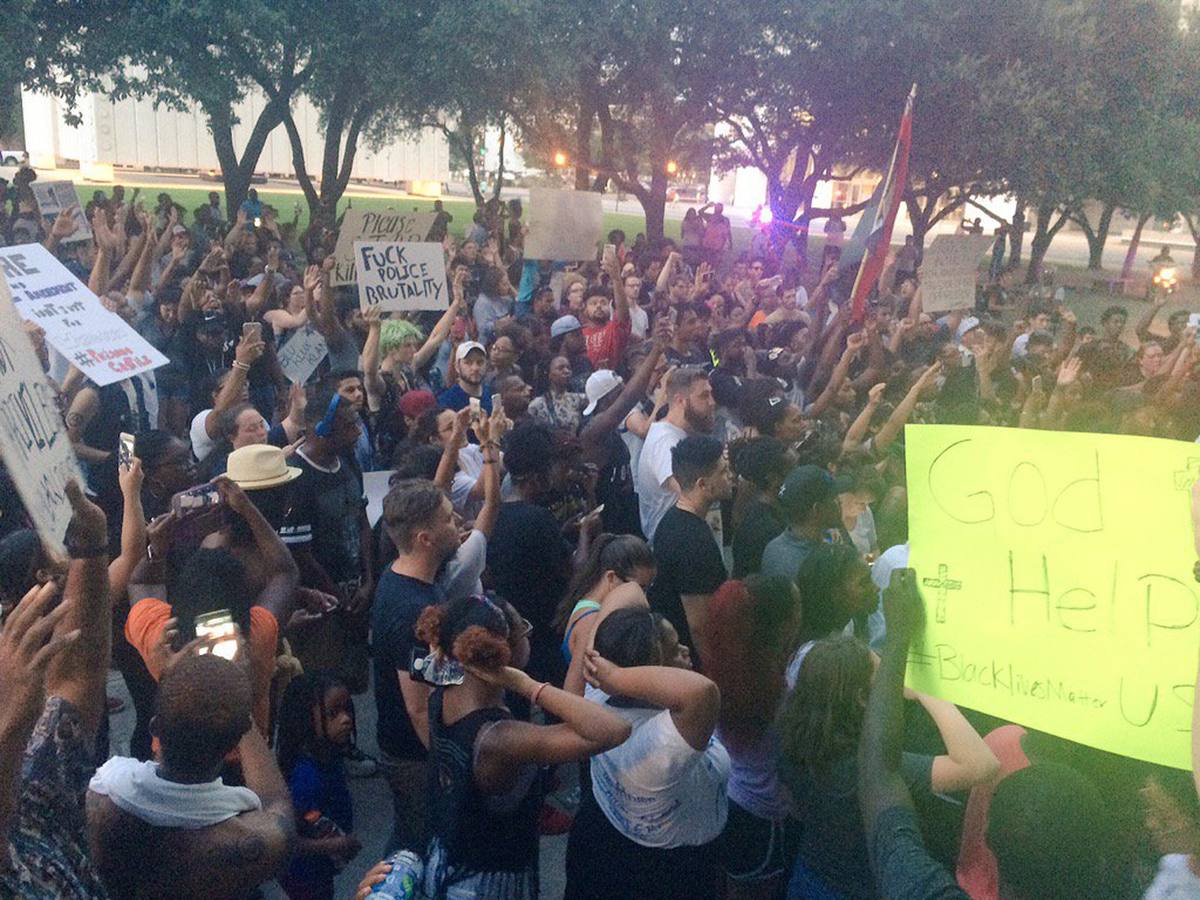 Cuatro policías muertos y siete heridos en Dallas en las protestas contra la violencia policial