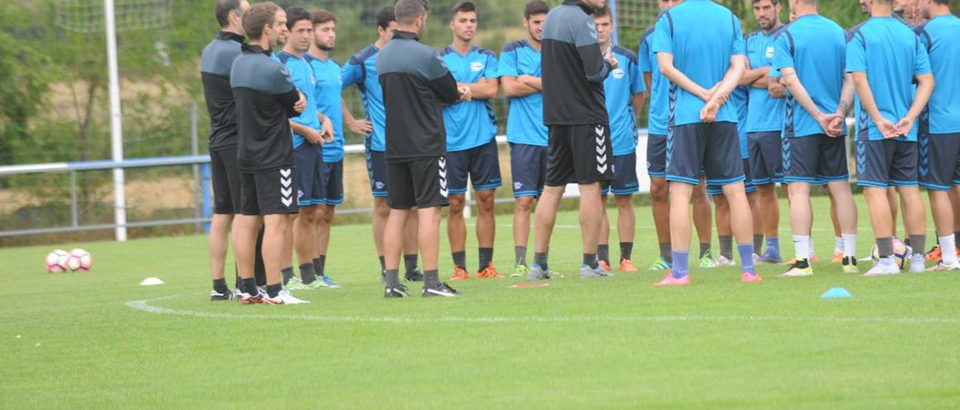 Primer entrenamiento del Alavés esta temporada