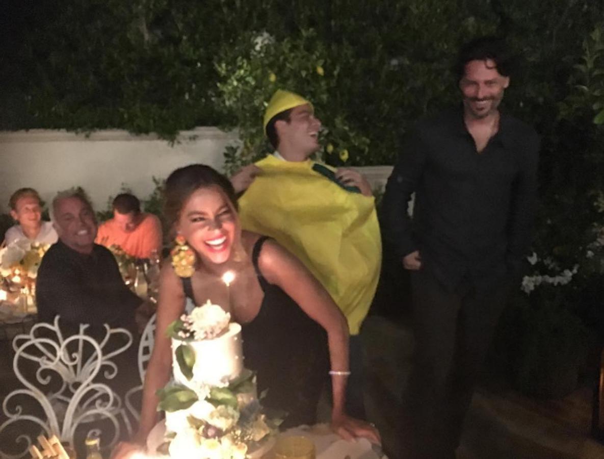 Con limones, así celebró Sofia Vergara su cumpleaños número 44