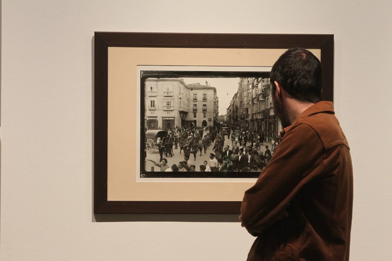 Exposición homenaje a Schommer en Vitoria