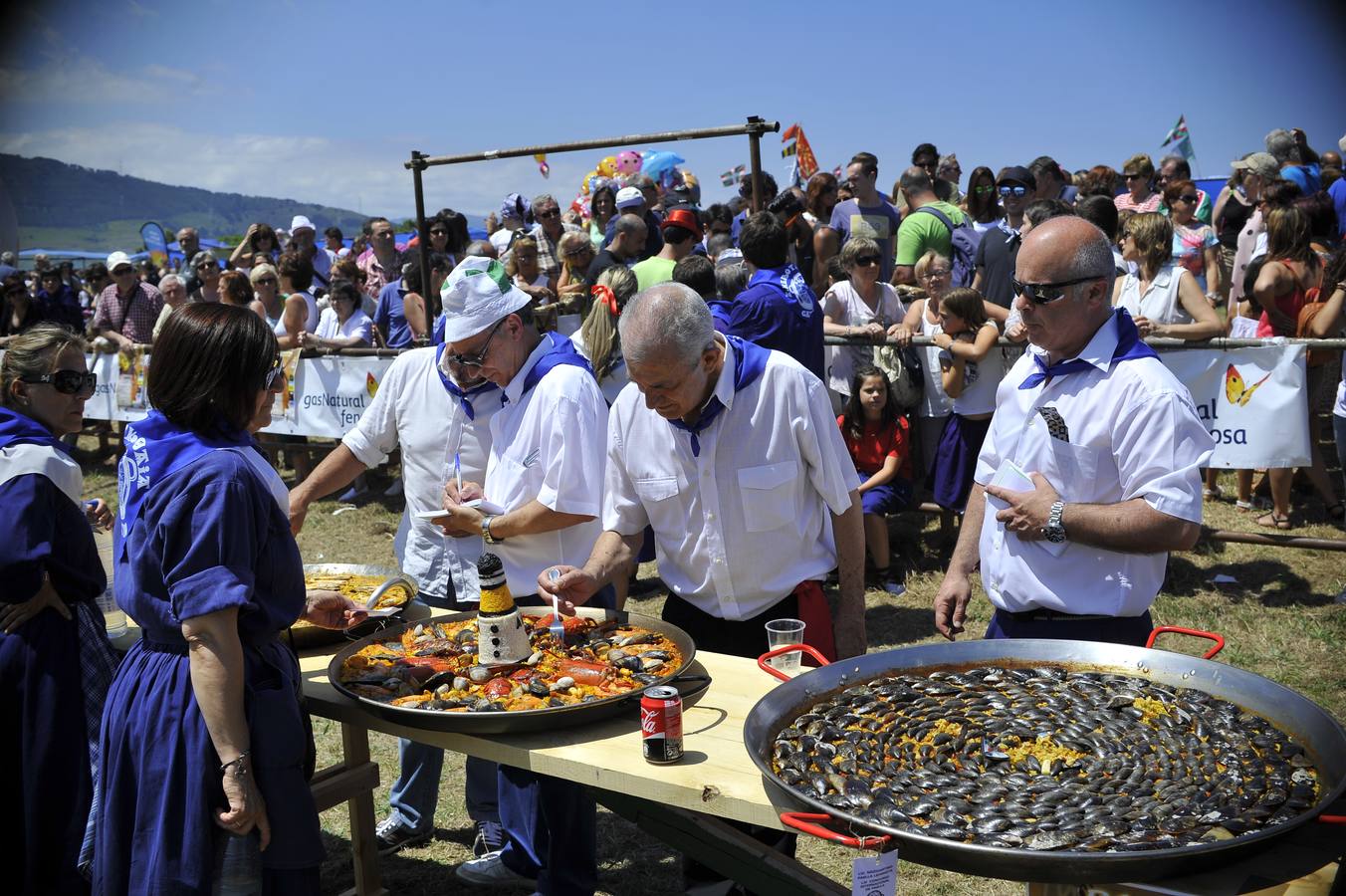 Getxo se relame con una sabrosa paella