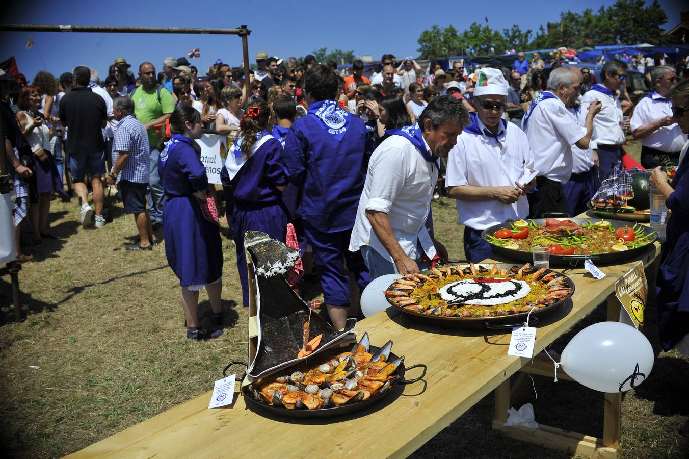 Getxo se relame con una sabrosa paella