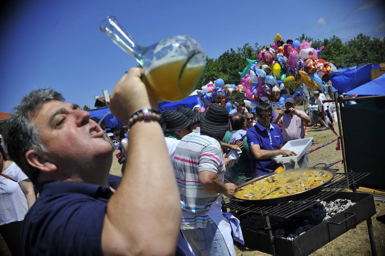 Getxo se relame con una sabrosa paella