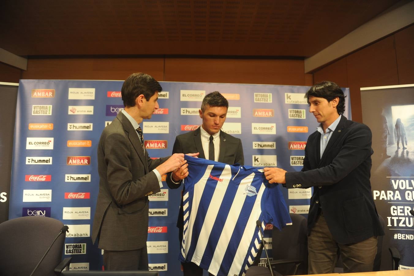 El Alavés presenta a Daniel Torres