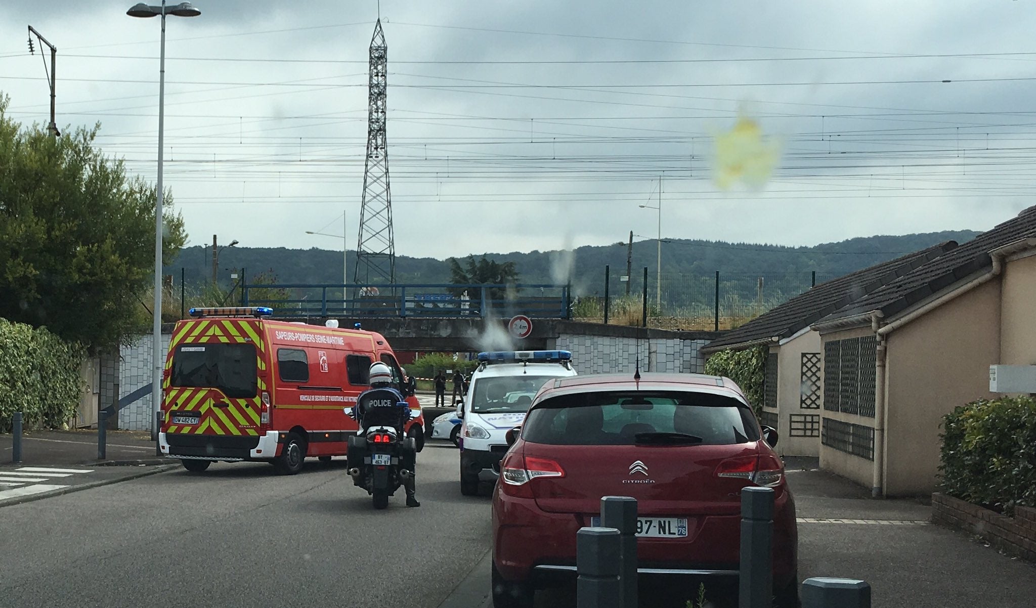 Las imágenes del secuestro en en la iglesia de Saint Etienne du Rouvray