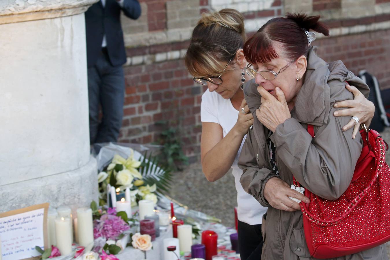 Saint-Etienne-du-Rouvray llora la muerte de su sacerdote