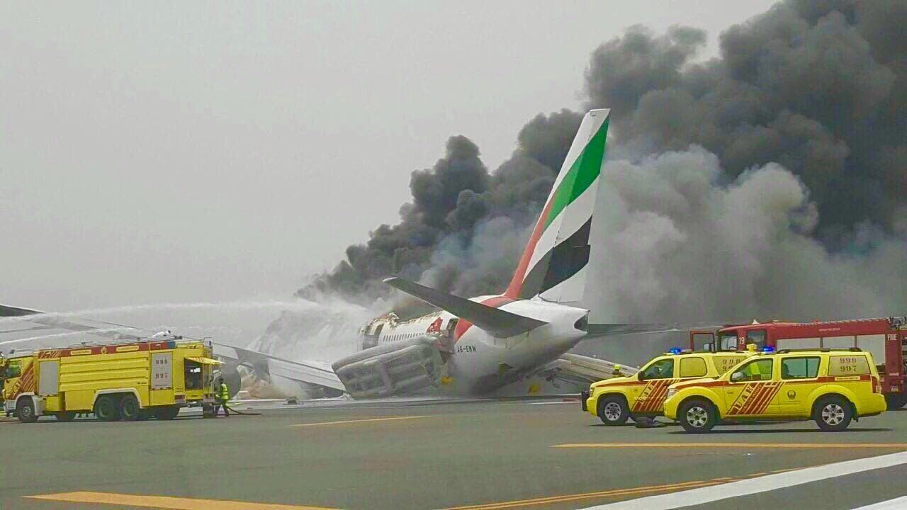 Así ha sido el incendio del Boeing de Emirates en Dubái