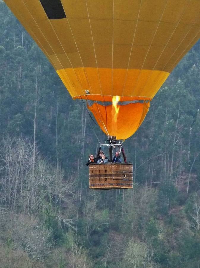 Recorrido en globo en Sierra Salvada, entre Álava y Castilla.