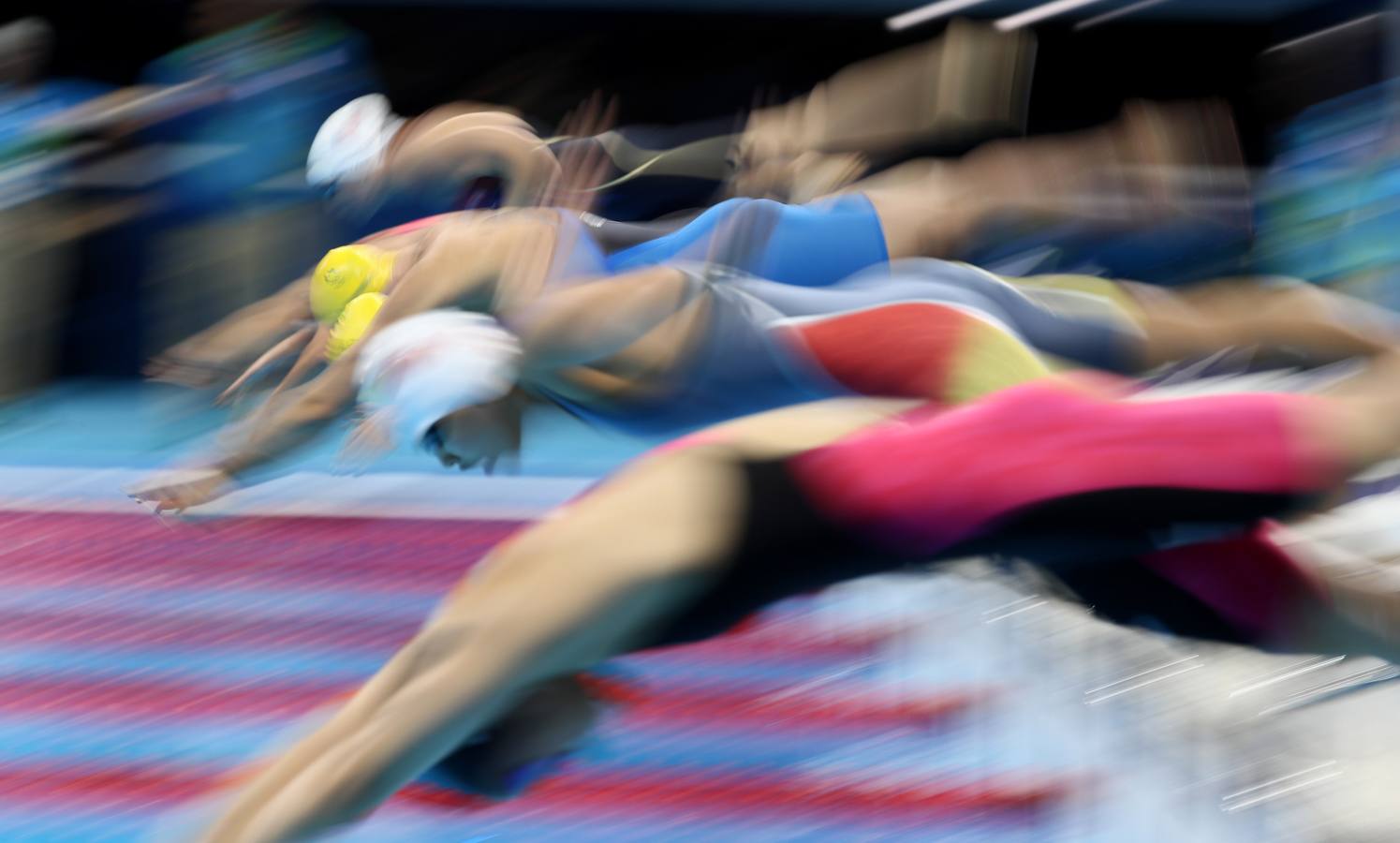 Las nadadoras de l 200 mariposa.