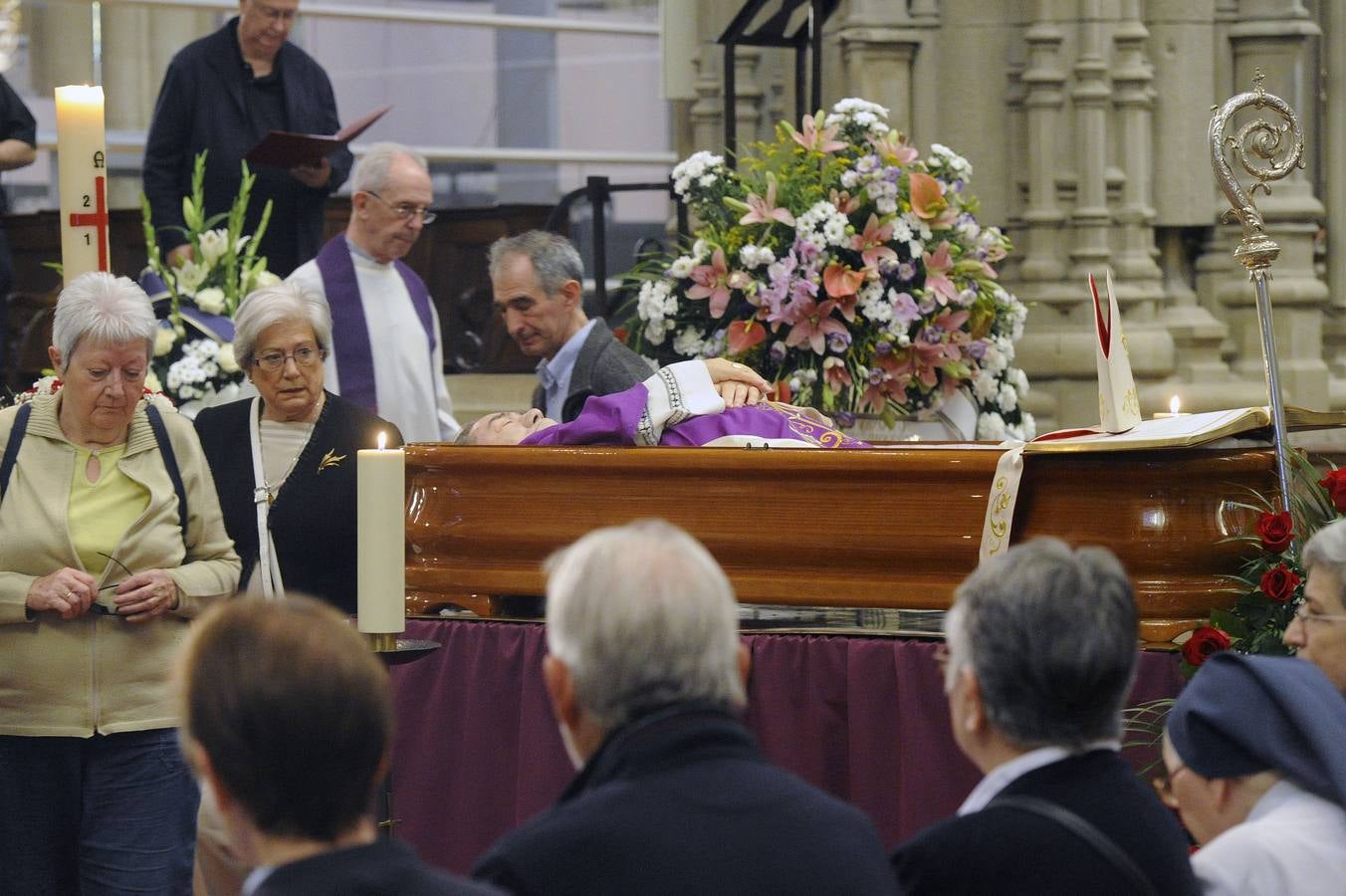 Vitoria y la comunidad religiosa da un emotivo adiós a su obispo emérito fallecido, Miguel Asurmendi